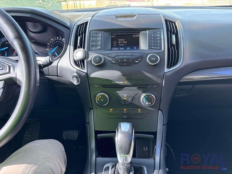 2016-ford-edge-image-11