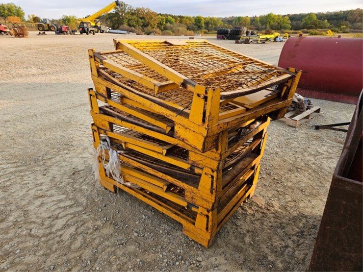#3155-•-(4)-folding-steel-wire-crates-image-3