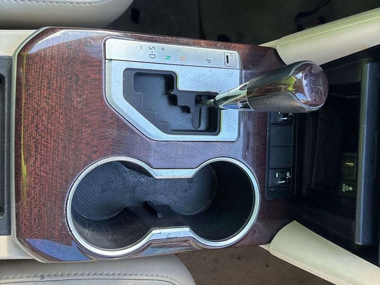 2012-toyota-camry-sedan-image-13