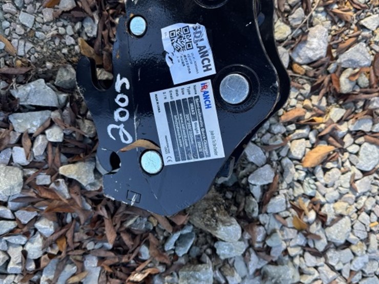 #2005-•-hydraulic-quick-coupler-for-mini-excavator-image-1