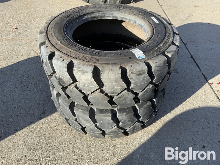 bkt-powertrax-hd-10-16.5-skid-steer-tires-image-4