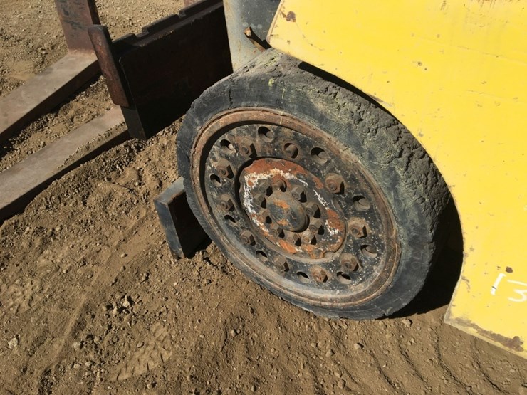 hyster-industrial-forklift,-image-11