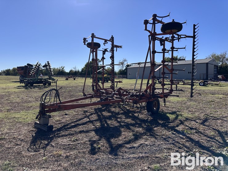 allis-chalmers-1350-image-1