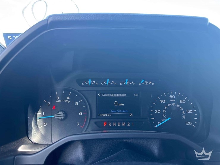 2015-ford-f-150-crew-cab-pickup-truck-image-11