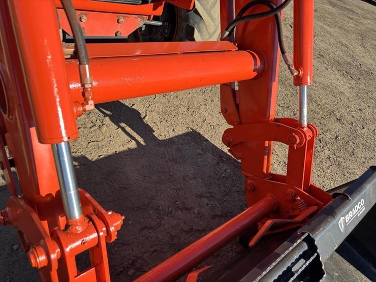 2018-kubota-m5-111d-image-12