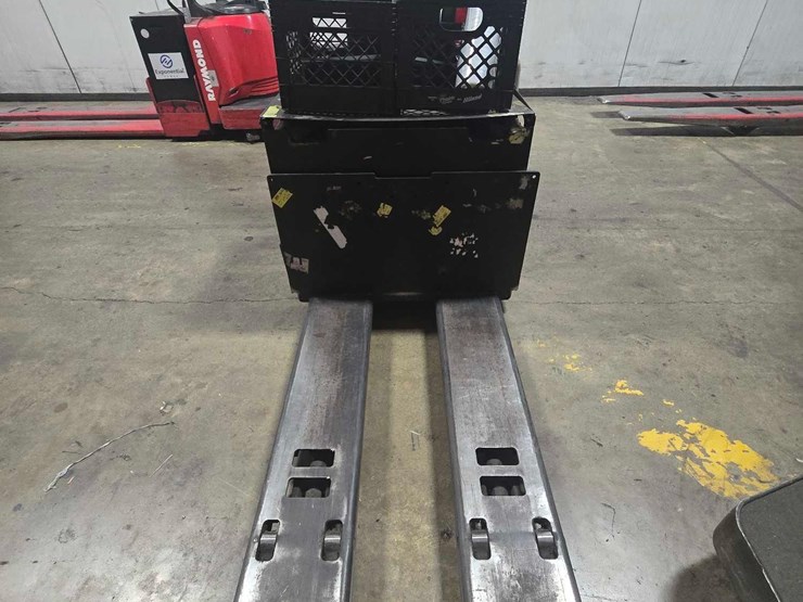 2015-crown-pe4500-60-image-4