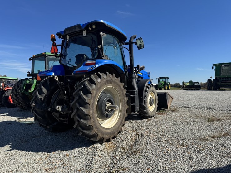 new-holland-155-image-3