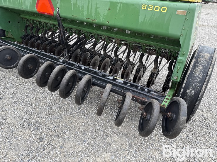 john-deere-8000-image-13