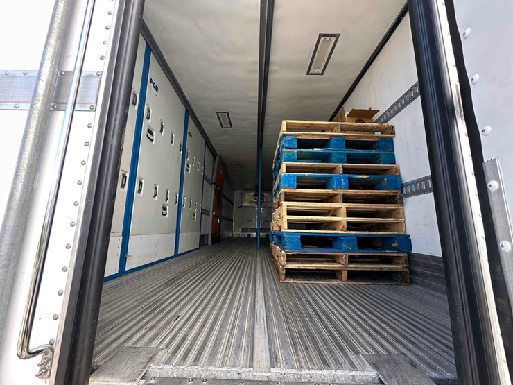 2025-utility-refrigerated-trailer-image-10