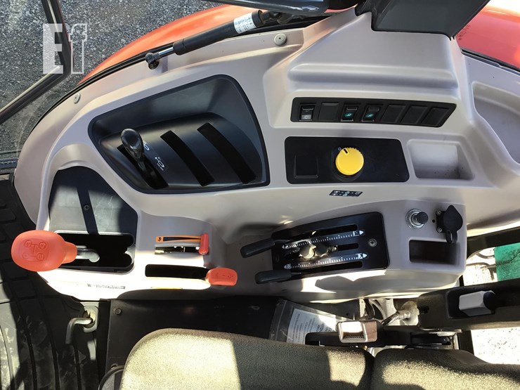 2015-kubota-m7060-image-15