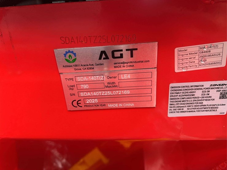 2025-agt-sda-140tz-crawler-loader-image-5