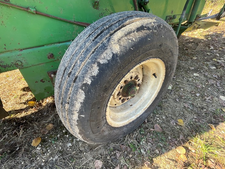 john-deere-336-image-35