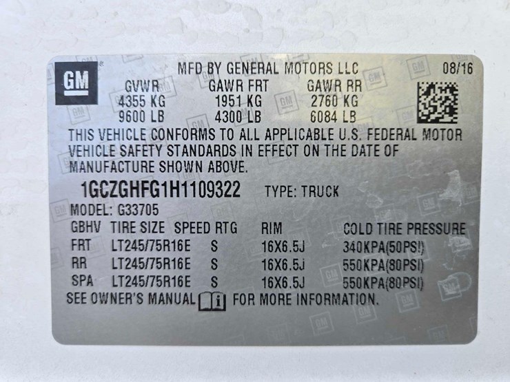 2017-chevrolet-express-g3500-image-2