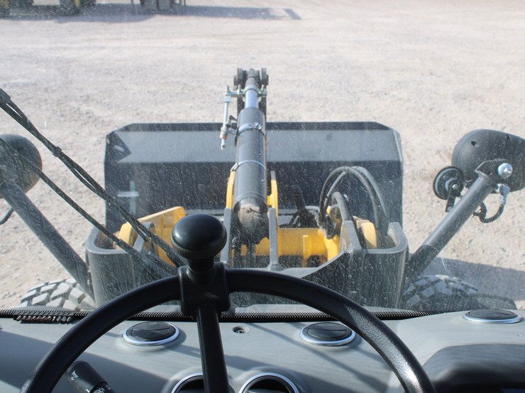 2021-new-holland-w80c-image-44