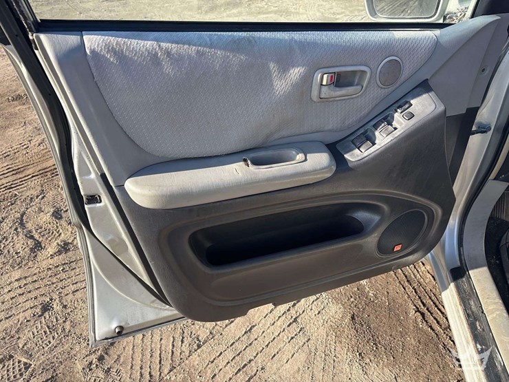 2005-toyota-highlander-image-11