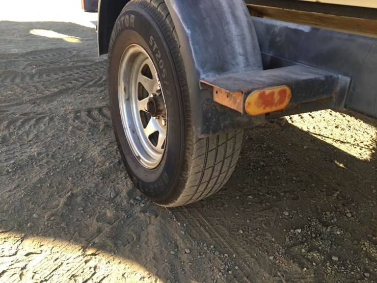 2007-unknown-trailer-image-6