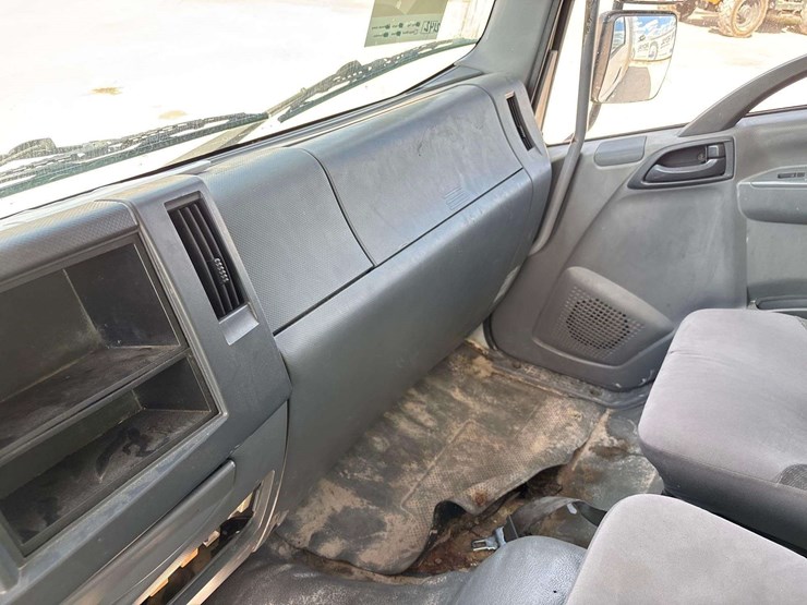 2018-isuzu-ftr-image-29