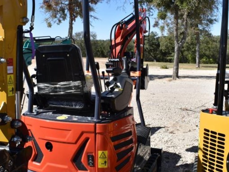 cfg-mx15rx-mini-excavator-(serial-#-mx15rx2025x002079)-(k)-image-3