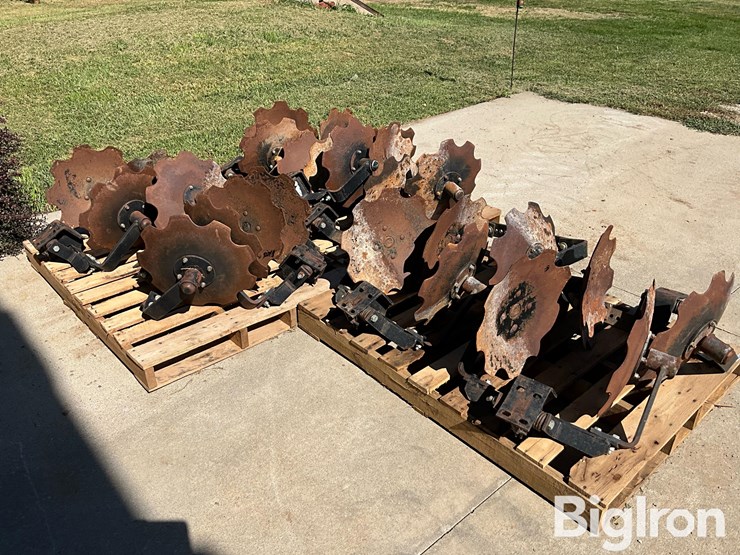 anhydrous-toolbar-row-closing-units-image-3