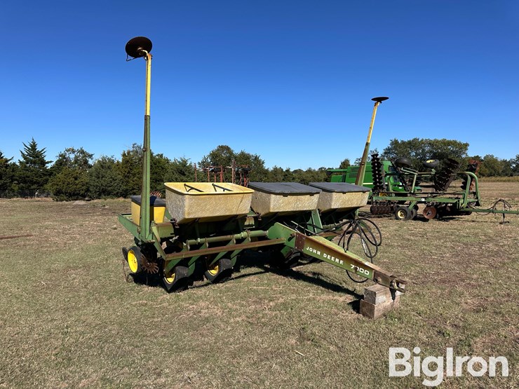 john-deere-7000-image-3