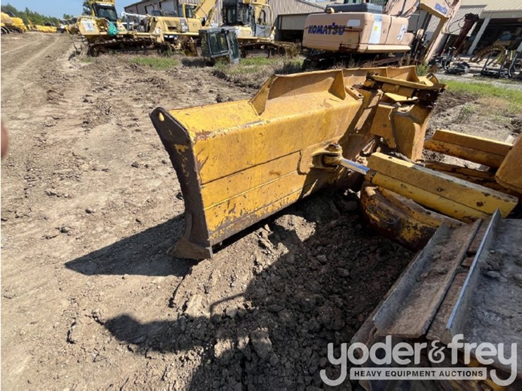 2023-komatsu-d61pxi-24-image-21