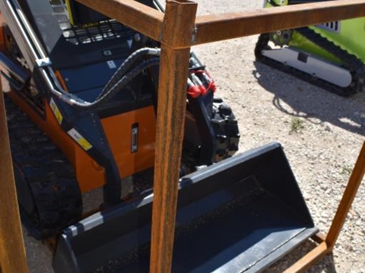 landhero-ldh-t460-mini-skid-steer-(serial-#-2507007002xx)-(k)-image-2