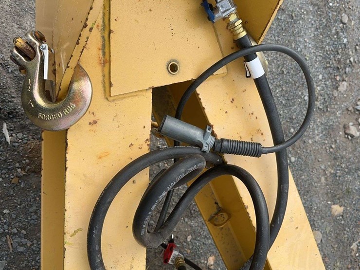 2012-bws-trailer-image-7