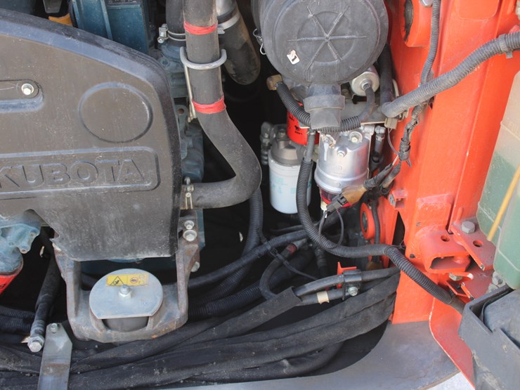 kubota-ssv65-image-13