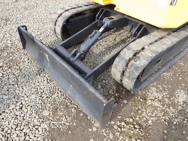 komatsu-pc28-image-12