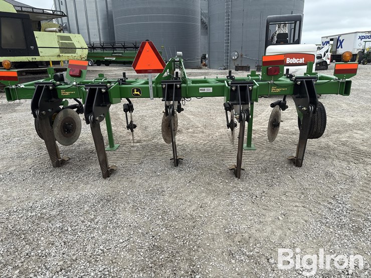 john-deere-2100-image-6