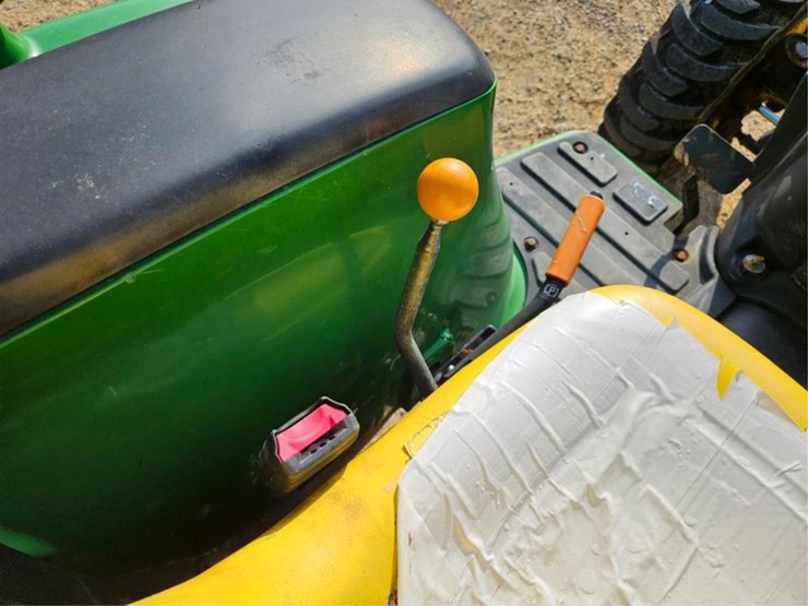 john-deere-3038e-image-15