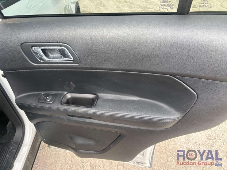 2017-ford-explorer-image-23