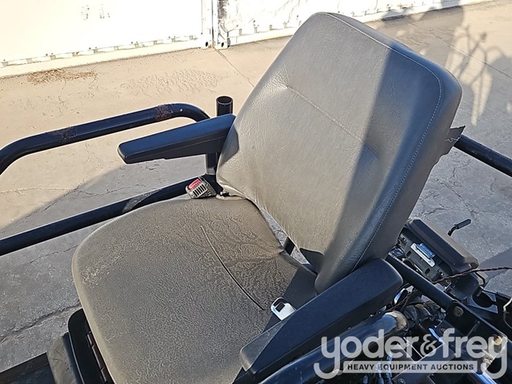 2017-caterpillar-ap-1000f-image-31