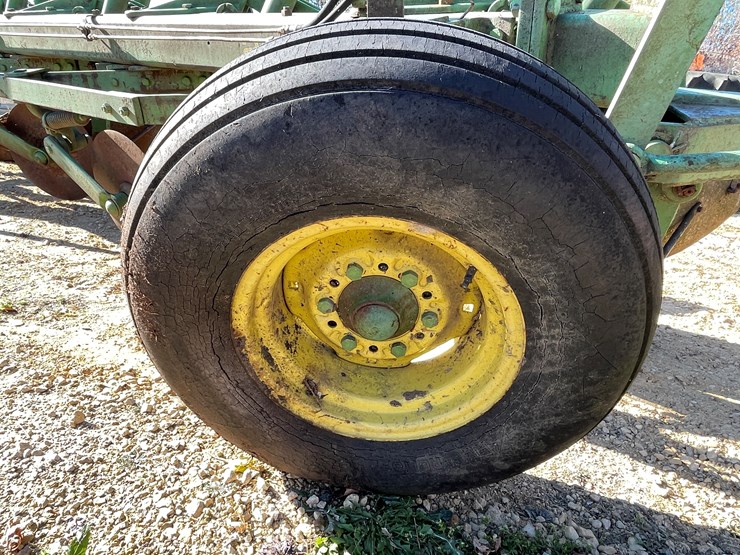 john-deere-2500-image-25