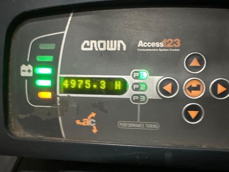 2015-crown-pe4500-60-image-3