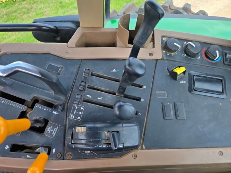 john-deere-7610-image-28