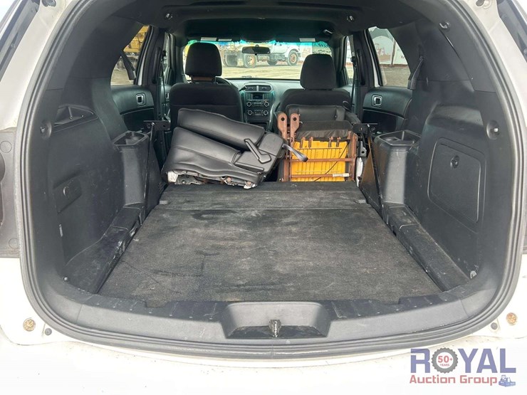 2017-ford-explorer-image-30