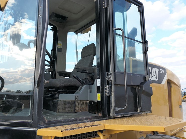 2014-caterpillar-924h-image-31