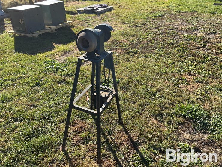 electric-grinder-on-stand-image-3