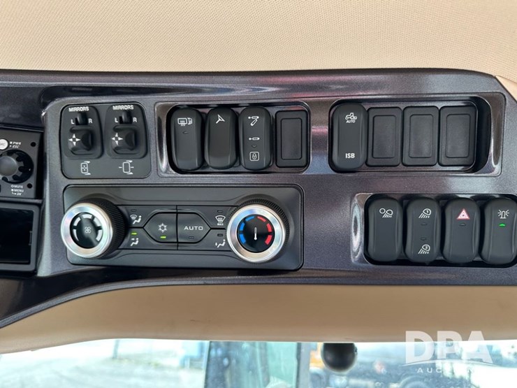 2025-case-ih-steiger-715-quadtrac-tractor-(np6212)-image-25