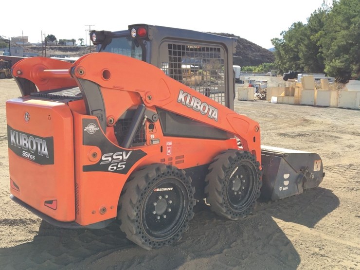 2020-kubota-ssv65-image-3
