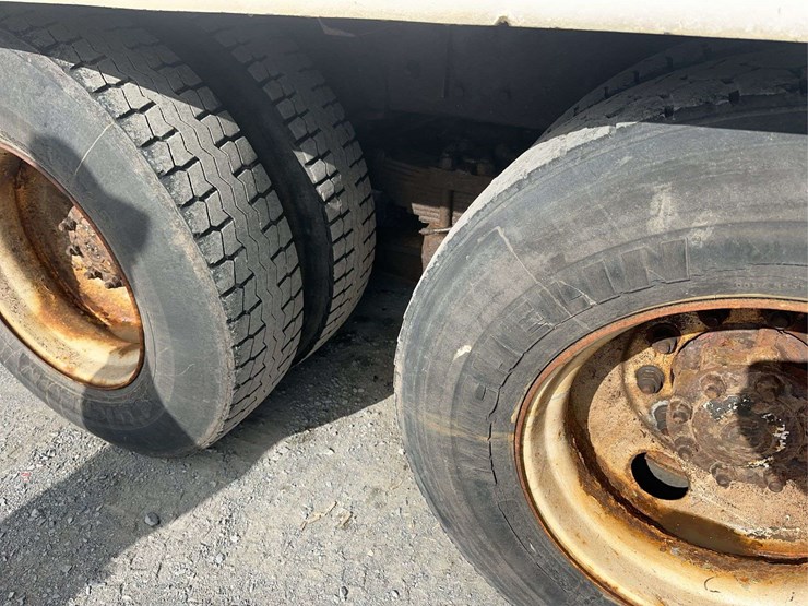 1997-international-4900-image-10