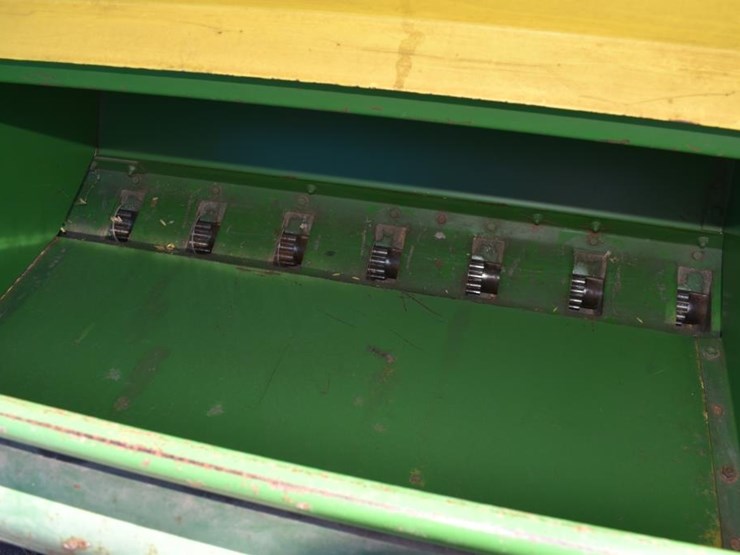 john-deere-8300-image-6