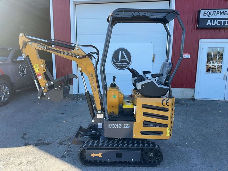 2025-agt-mx12z-mini-excavator-image-8