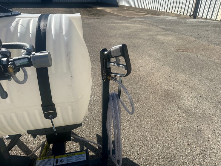 caterpillar-12-image-7