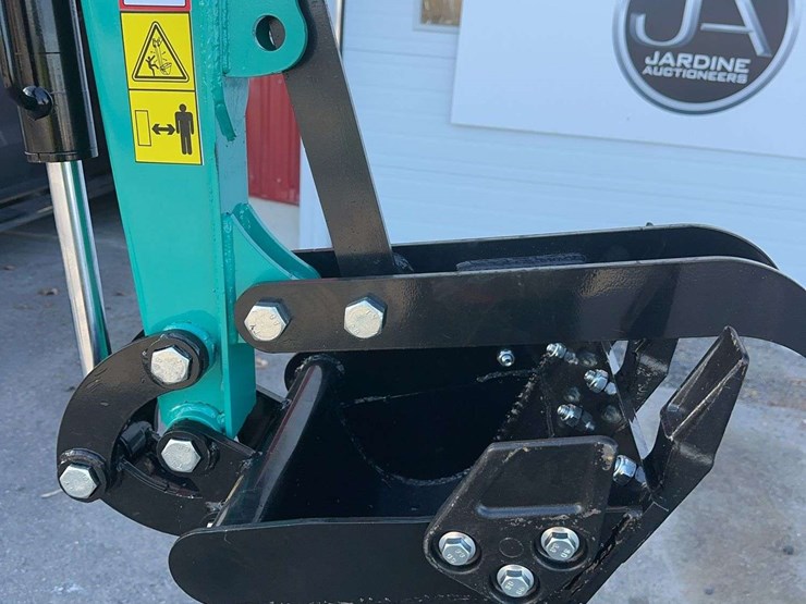 2025-agt-h15z-mini-excavator-image-9