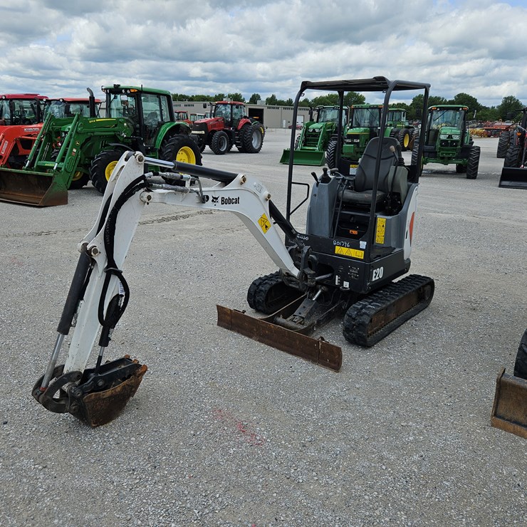 2016 BOBCAT E20