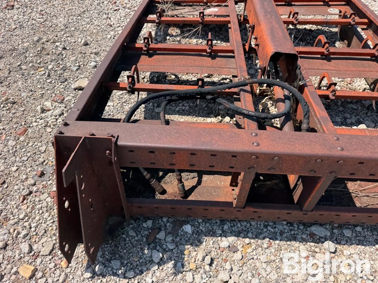 farmhand-bale-attachment-image-11