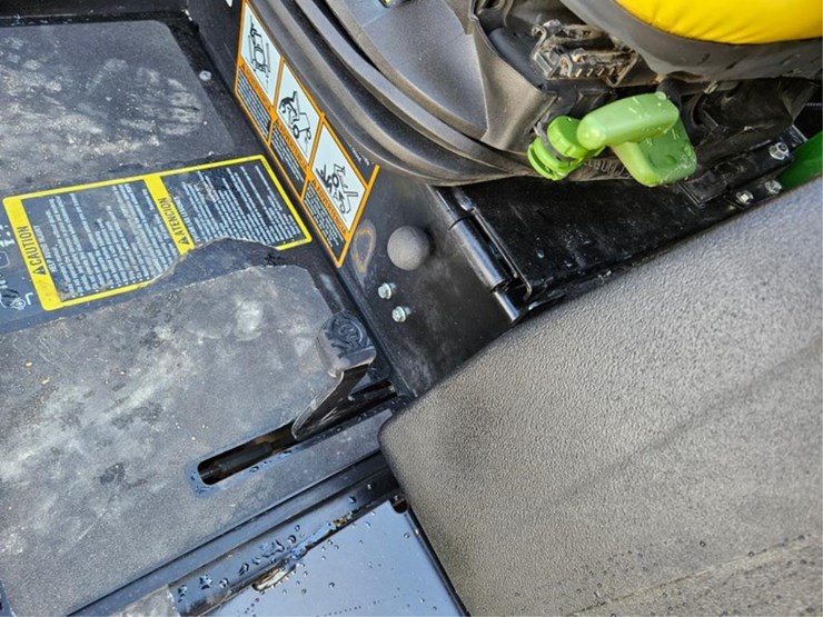 2021-john-deere-1600-turbo-image-31