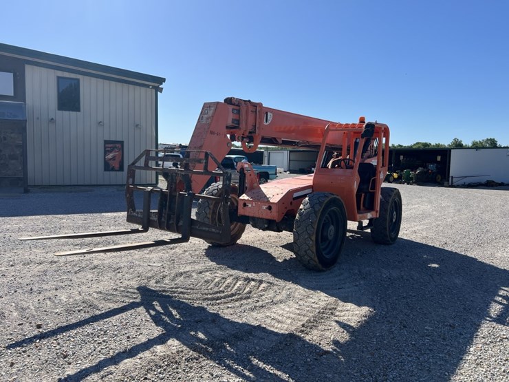 2013-sky-trak-6042-image-3